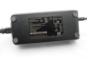 Li-Ion Batterie Ladenetzteil 36V (42V ) 2A 5,5 / 2,1mm rund MEGETAC MGT3602A